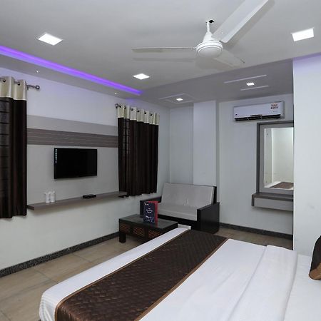 Oyo Hotel Vaishnavi Heritage Inn อัครา ภายนอก รูปภาพ
