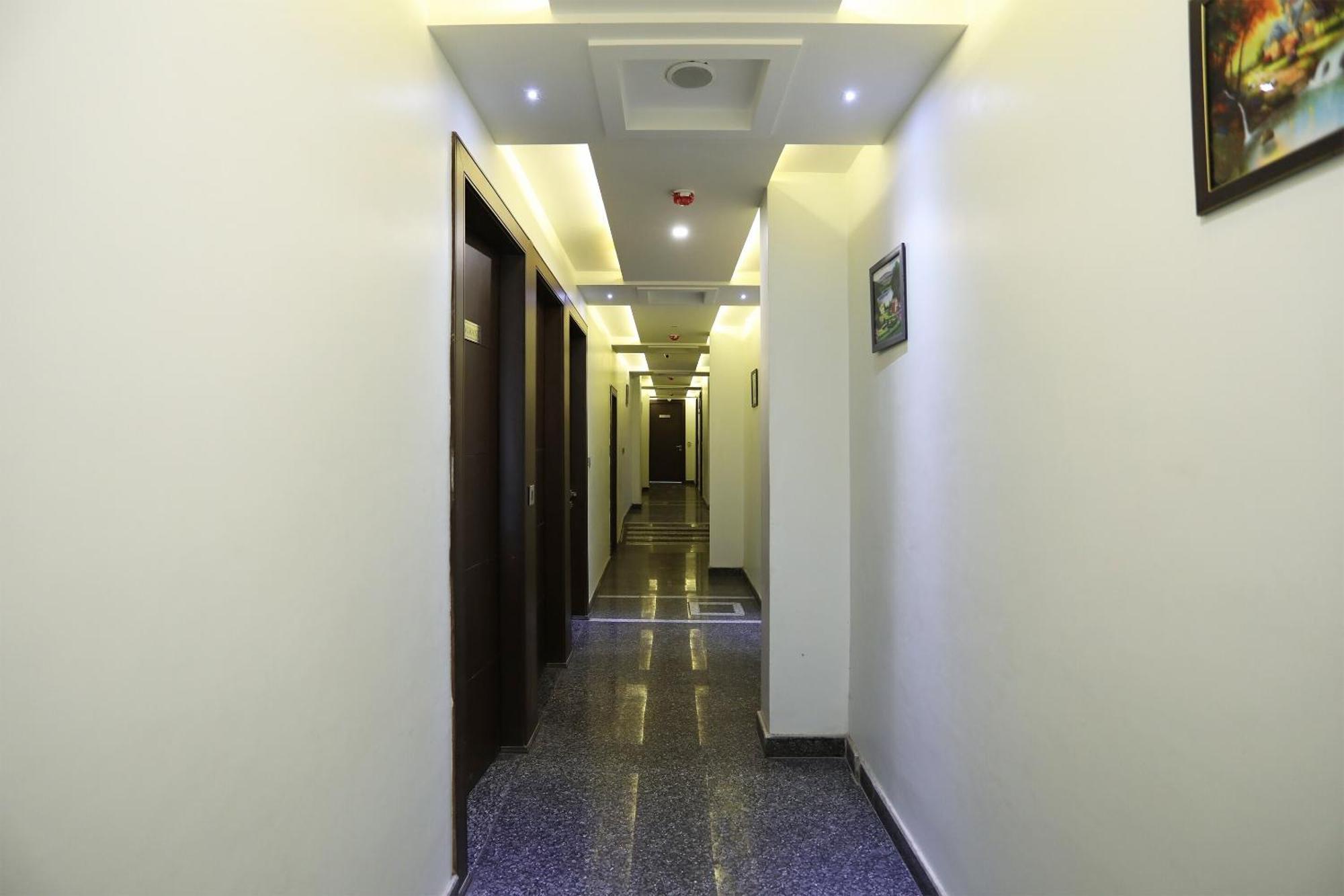 Oyo Hotel Vaishnavi Heritage Inn อัครา ภายนอก รูปภาพ