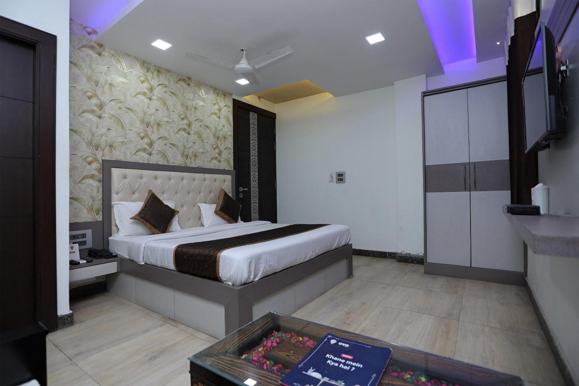Oyo Hotel Vaishnavi Heritage Inn อัครา ภายนอก รูปภาพ