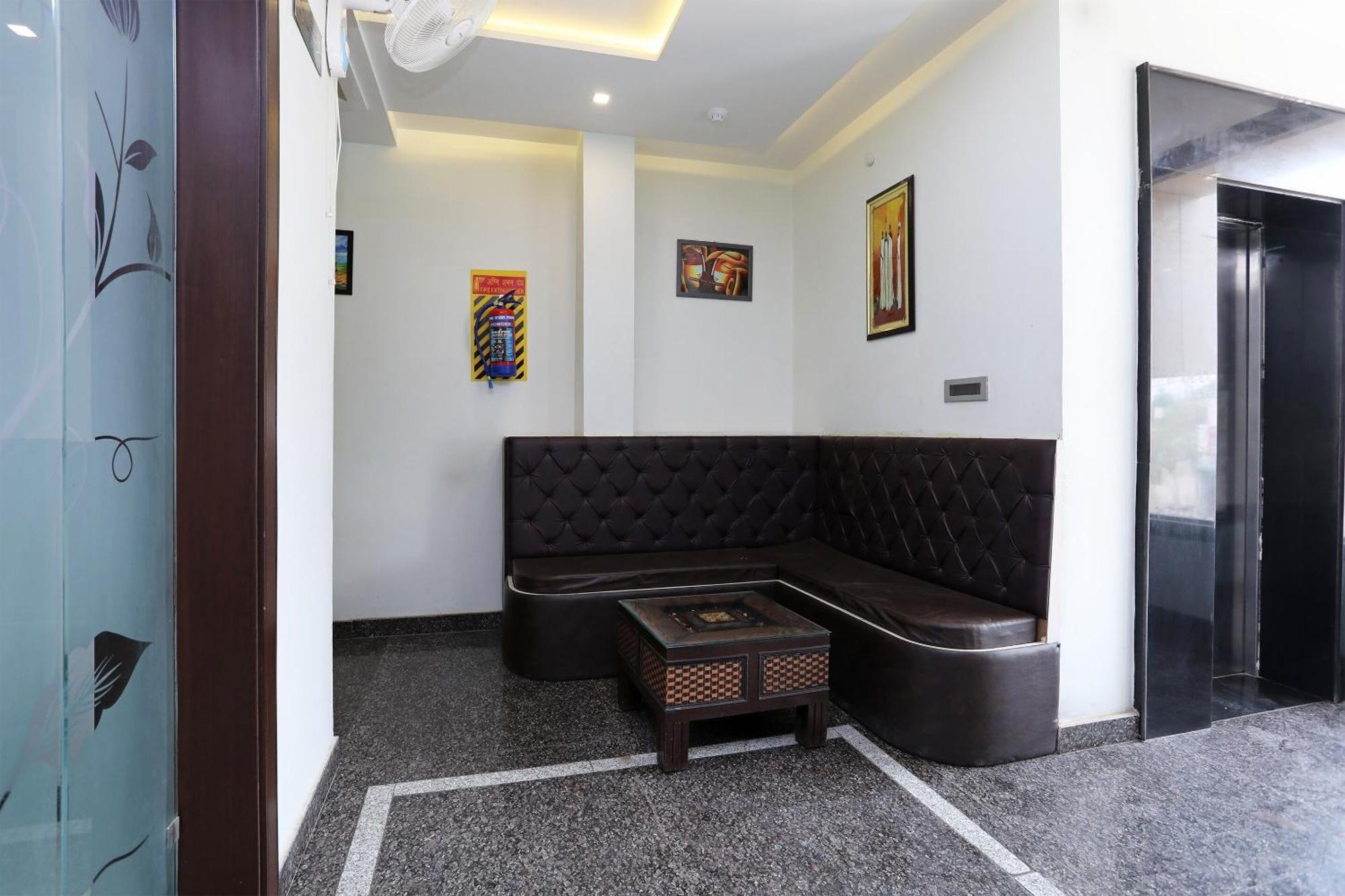 Oyo Hotel Vaishnavi Heritage Inn อัครา ภายนอก รูปภาพ
