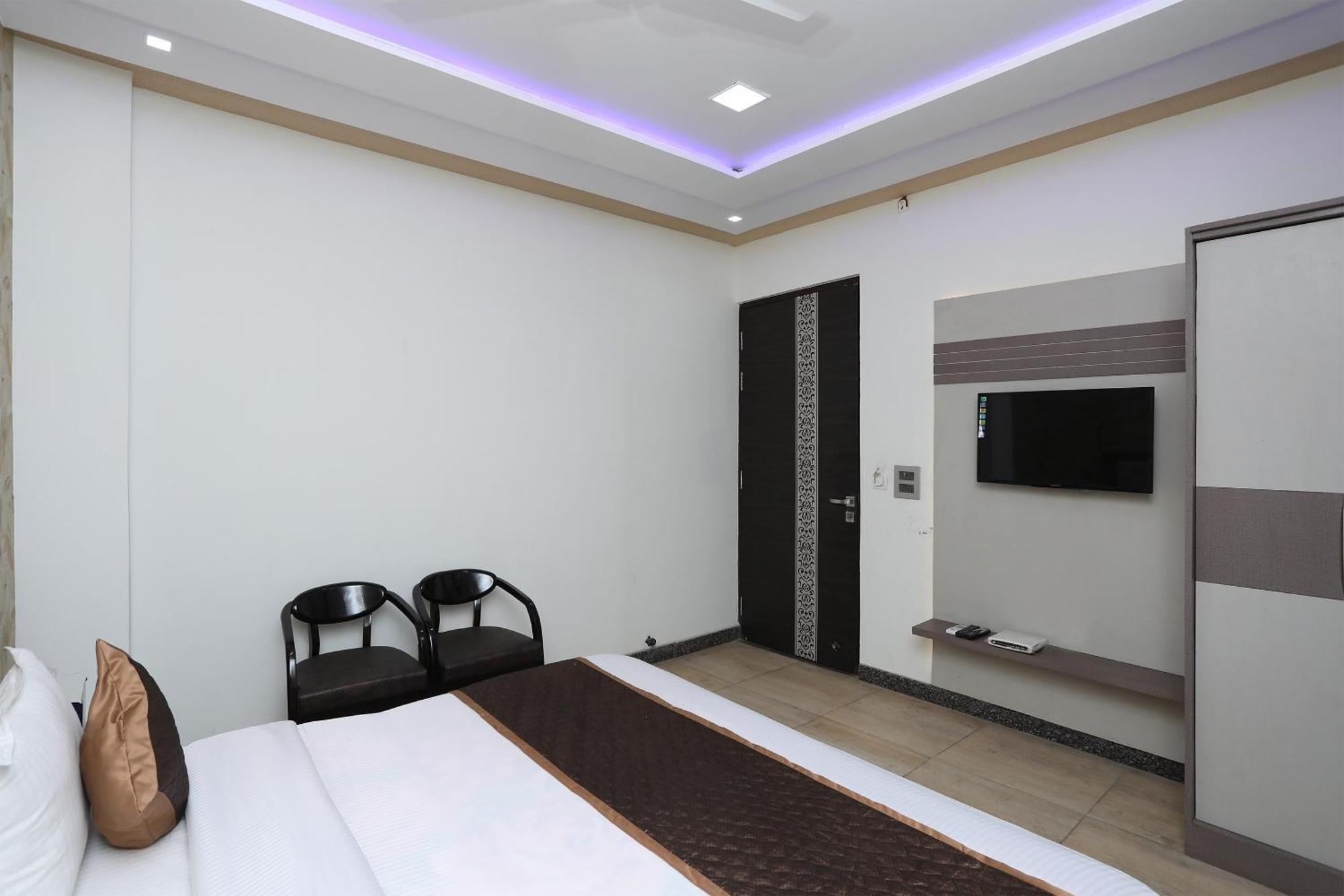 Oyo Hotel Vaishnavi Heritage Inn อัครา ภายนอก รูปภาพ