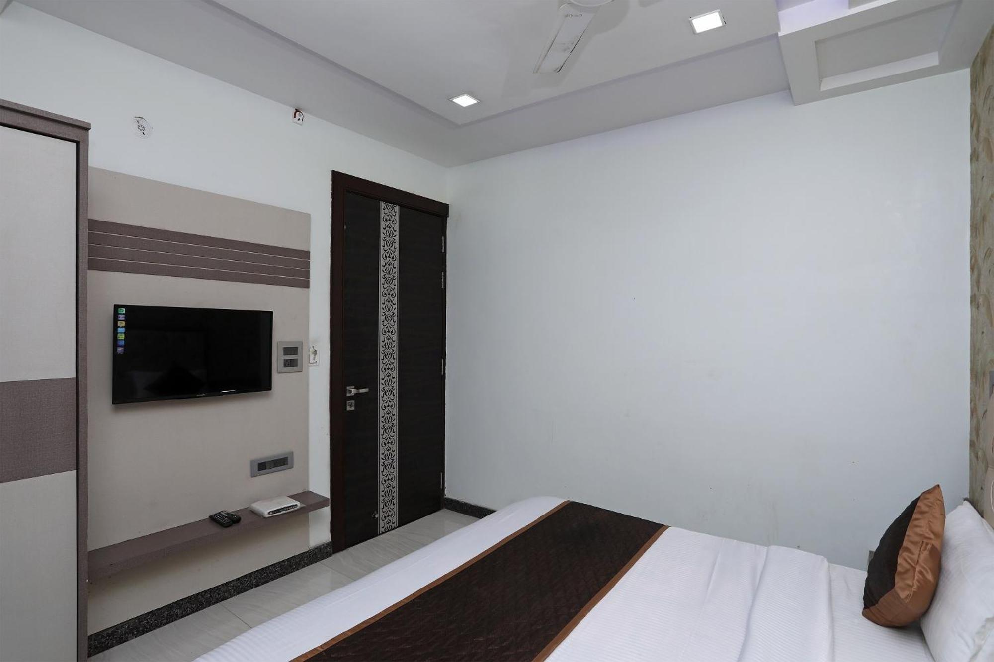 Oyo Hotel Vaishnavi Heritage Inn อัครา ภายนอก รูปภาพ