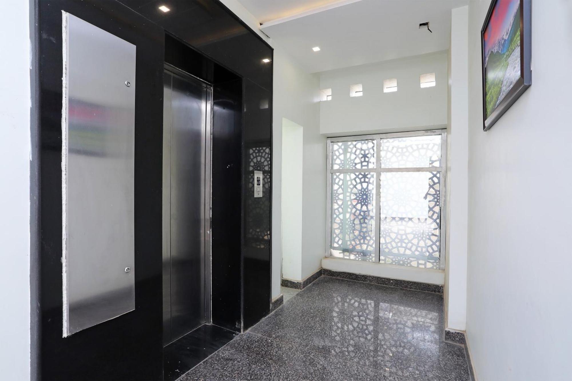 Oyo Hotel Vaishnavi Heritage Inn อัครา ภายนอก รูปภาพ