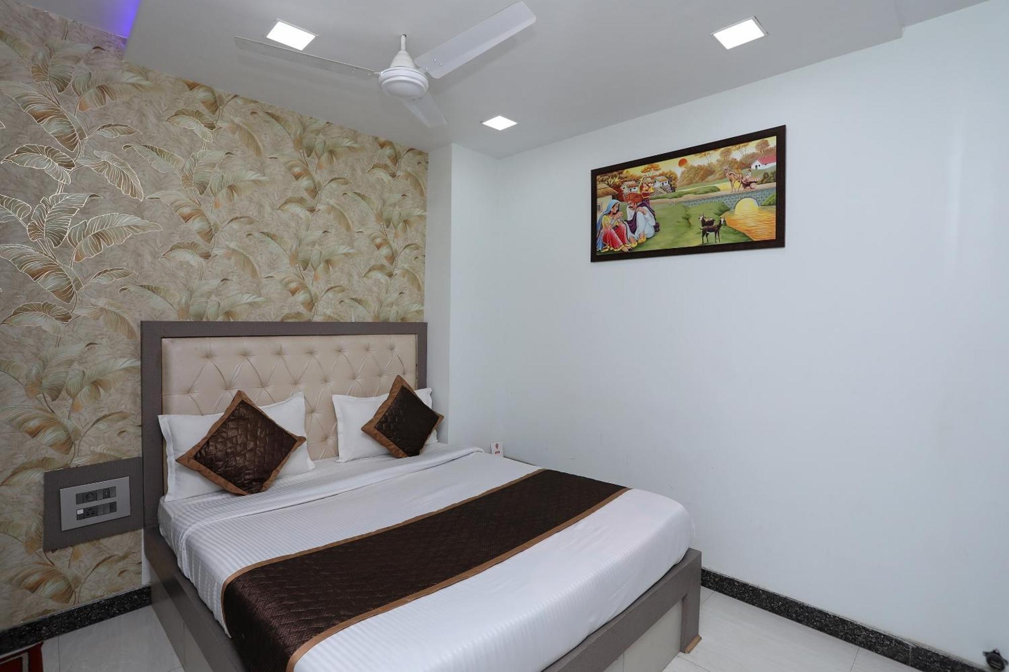 Oyo Hotel Vaishnavi Heritage Inn อัครา ภายนอก รูปภาพ